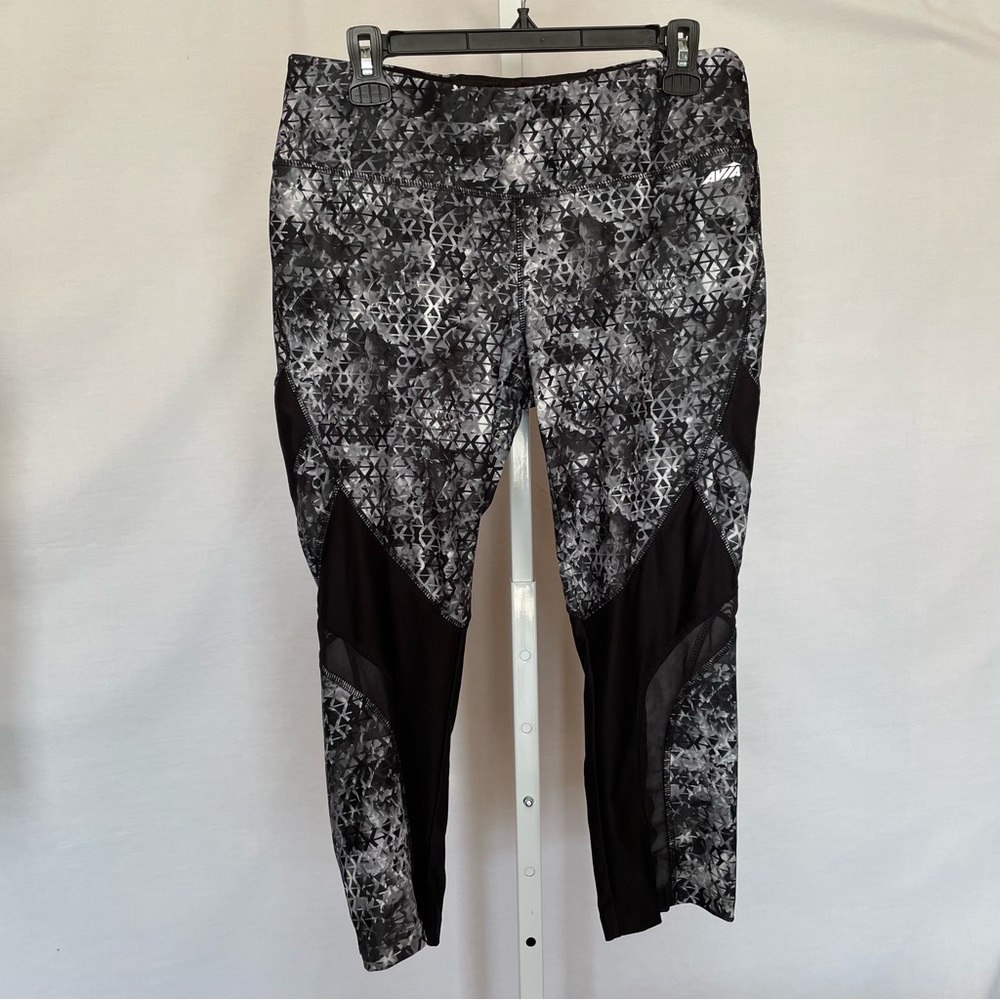 Avia Pull on Activewear Capri/Leggings Sz L